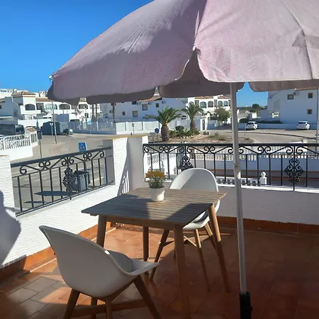 Accommodatie bij particulieren A With A Sun View *